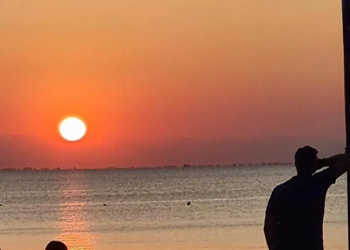 Villa Margaw's 600m From The Peraía